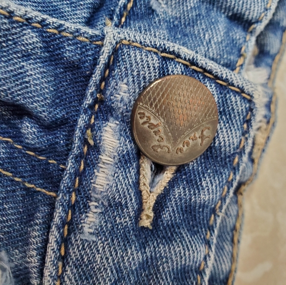 Free People Distressed Blue Jean Denim Shorts Sz 26 - Picture 4 of 9